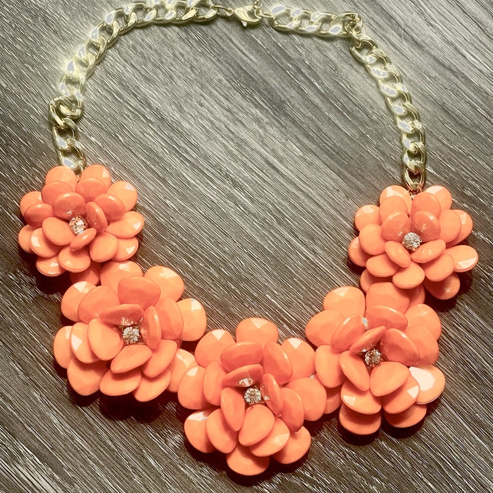 VINTAGE gold and coral flower necklace